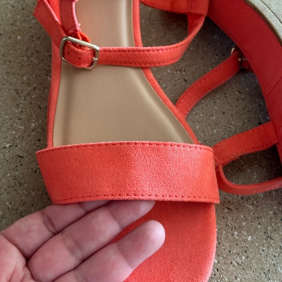 Old Navy Platform Sandals Suede - Picture 6 of 8